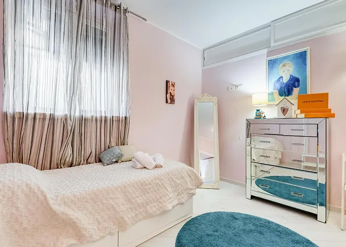 The Great Beauty - 2 Double Bedrooms & 2 Bathrooms